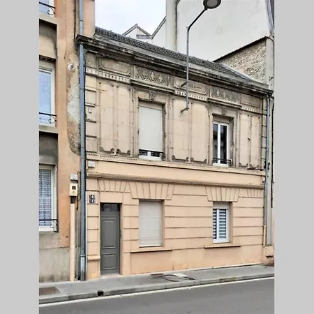 Proche Centre Entièrement Rénové Avec Le Cachet De L'ancien *